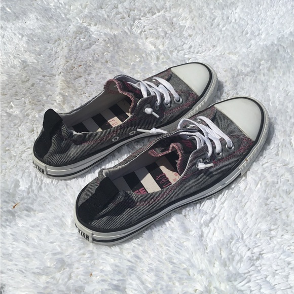 Women’s Converse Size 8 - Picture 1 of 6